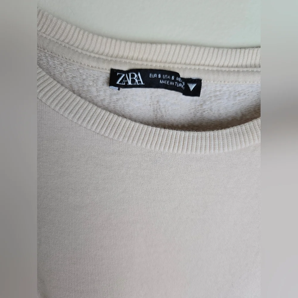 Zara  Long Sleeve Puff Shoulder Top Size S Cream Color - Picture 2 of 4